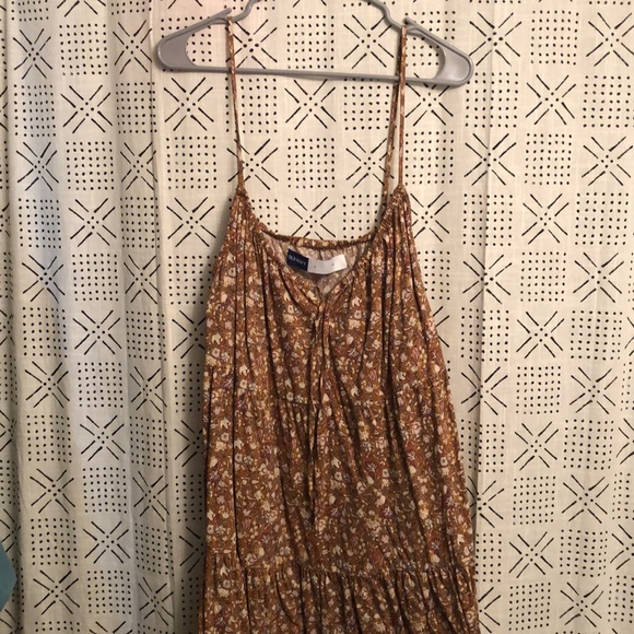 Old Navy Dresses & Skirts - Old navy cami flow pattern dress large Like new!